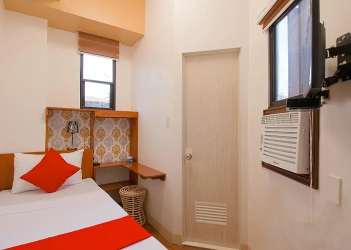 Oyo 685 K Fortune Apartelle 호텔