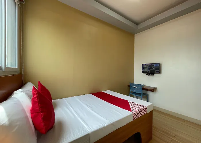 Oyo 685 K Fortune Apartelle 호텔 3*