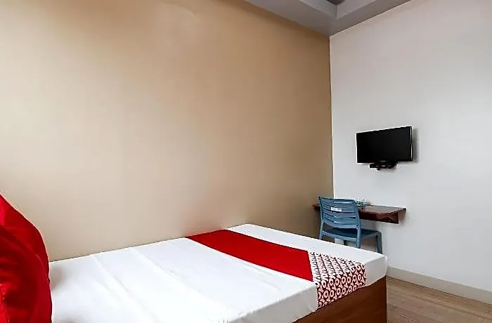 Oyo 685 K Fortune Apartelle 호텔 막탄